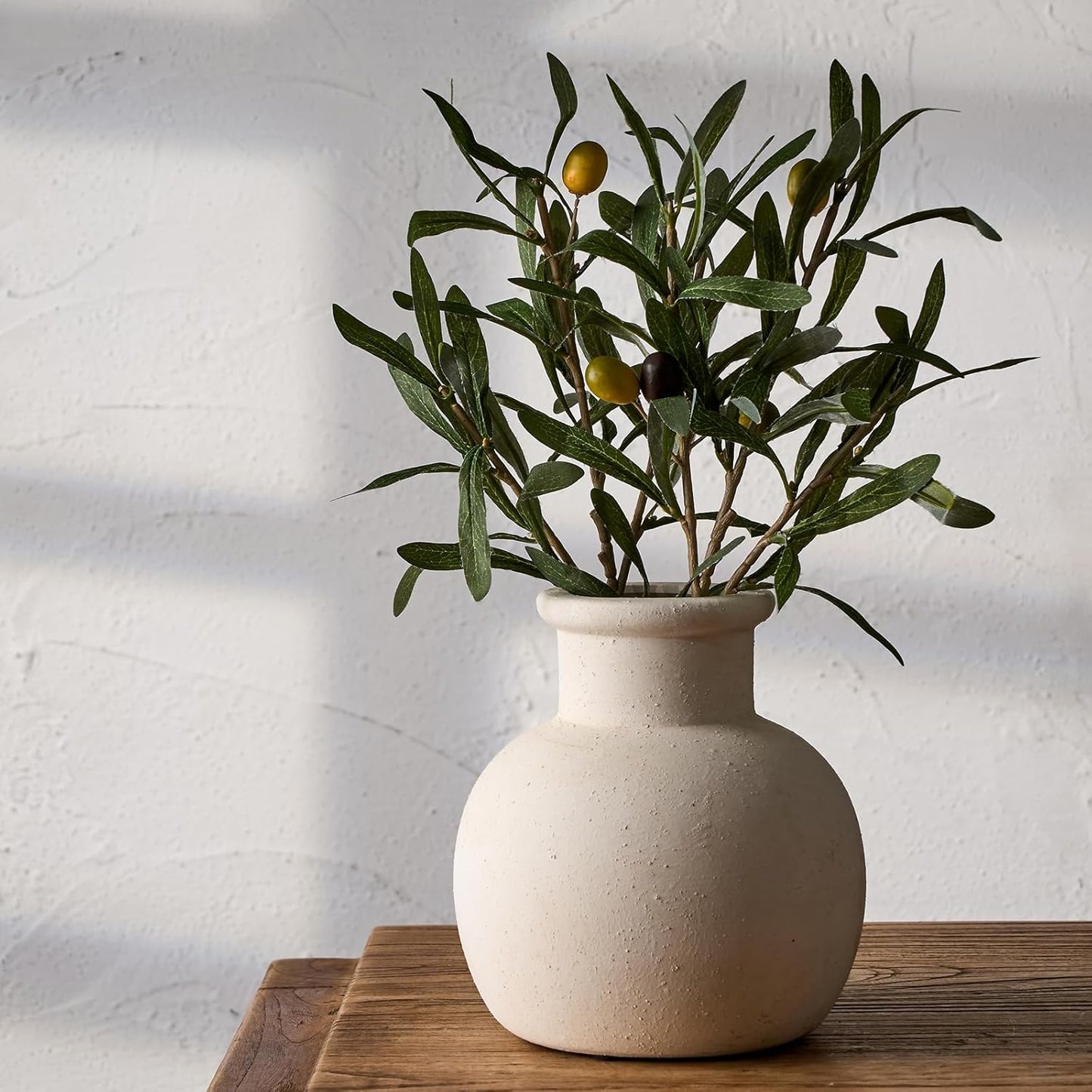 SIDUCAL Ceramic Rustic Farmhouse Vase | 6 Inch Pottery Decorative Boho Flower Vase for Home Decor, Table, Living Room, Bathroom Decoration, Shelf Decor, Mantel, Wedding, White